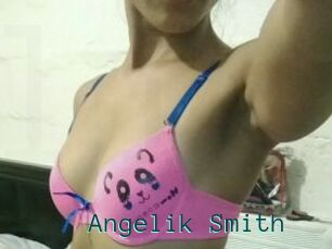 Angelik_Smith