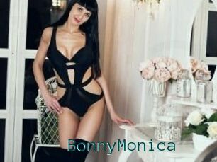 Bonny_Monica