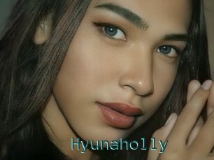 Hyunaholly