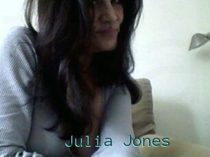 Julia_Jones