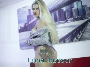 Luna_Hudson
