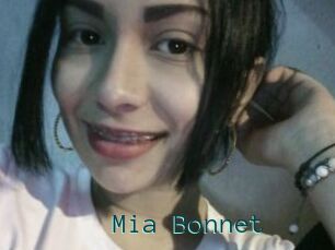 Mia_Bonnet