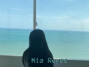 Mia_Reyes