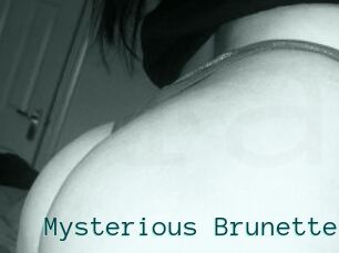 Mysterious_Brunette