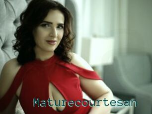 Maturecourtesan