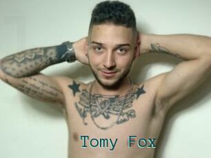 Tomy_Fox